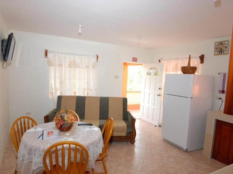 J&G's Tropical Apartments 