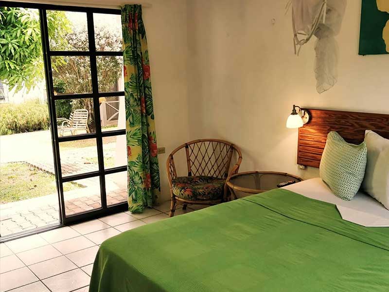 Bananaquit Apartments